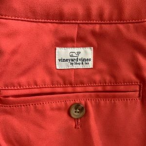 Vineyard Vines Links Golf Shorts in Red
